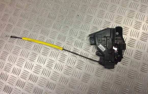 KIA Stonic Front door lock 81310H8060