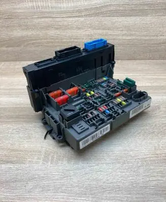 BMW 3 E90 E91 Central body control module 9119446