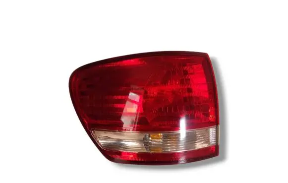 Toyota Avensis T220 Rear/tail lights 12vw215w 9240