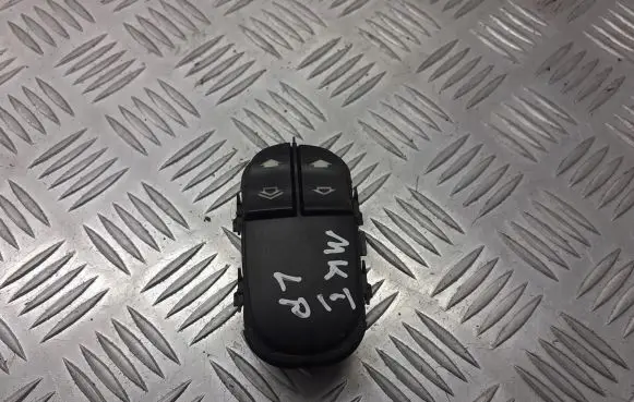 Ford Focus Front door window switch trim 98AG14529AC