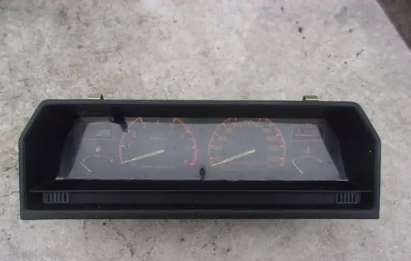 Mitsubishi Space Wagon Speedometer (instrument cluster)
