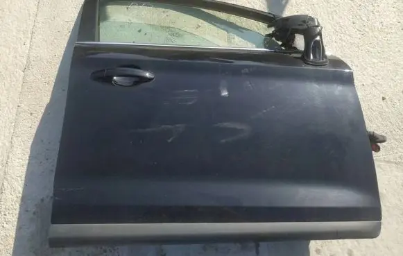 Ford Kuga I Front door JUODOS