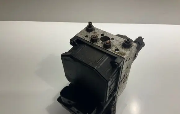 Mercedes-Benz Sprinter W901 W902 W903 W904 ABS Pump A0004469289 0004469289