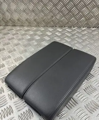 Volkswagen Touareg II Armrest 