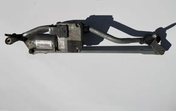Audi A5 8T 8F Front wiper linkage and motor