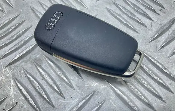 Audi A3 S3 8V Ignition key/card 8V0837220D