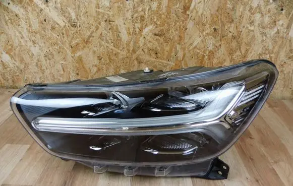 Volvo XC40 Headlight/headlamp 31655980