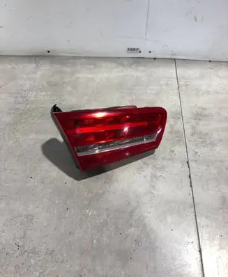 Tailgate rear/tail lights
