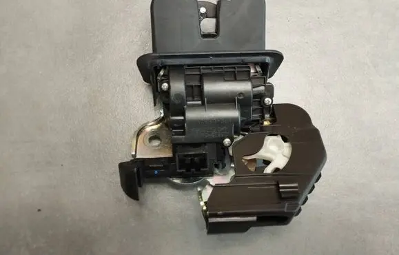 Audi A6 S6 C7 4G Tailgate/trunk/boot lock/catch/latch 4H0827505A