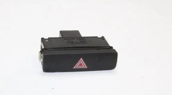 Volkswagen PASSAT CC Hazard light switch 3AA953509