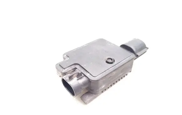 Volvo V40 Coolant fan relay 940009302