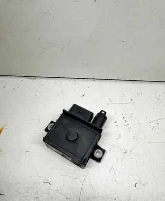 BMW 5 E60 E61 Glow plug pre-heat relay 7798000 0004066374 0522120102