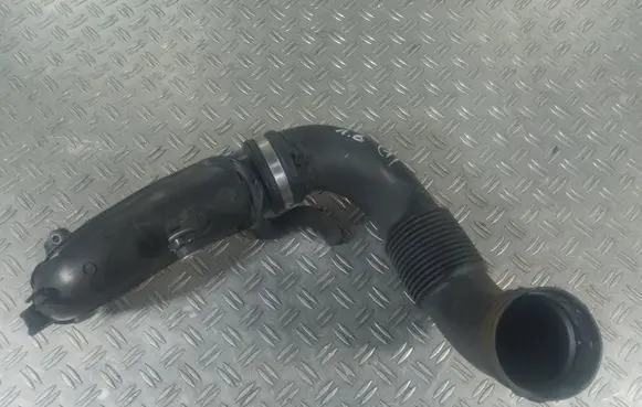 Opel Vivaro Turbo air intake inlet pipe/hose 165752889R 93452234