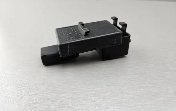 BMW 6 E63 E64 Air quality sensor 6933052 64116933052 0151688