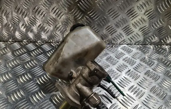 Renault Laguna II Master brake cylinder