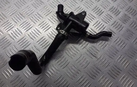 Opel Astra H Breather hose/pipe 55185372