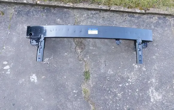 Hyundai i30 Front bumper support beam 64900S0000