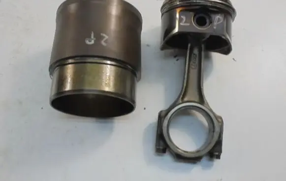 Lancia Thesis Piston 