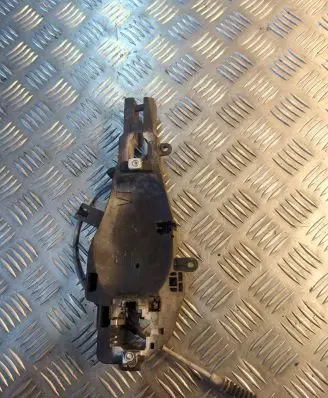 BMW 3 E90 E91 Front door exterior handle/bracket 7059971