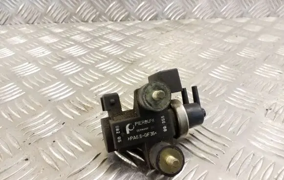 BMW 5 E39 Vacuum valve 72279600 2247906