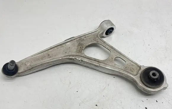Nissan Rogue Front lower control arm/wishbone 