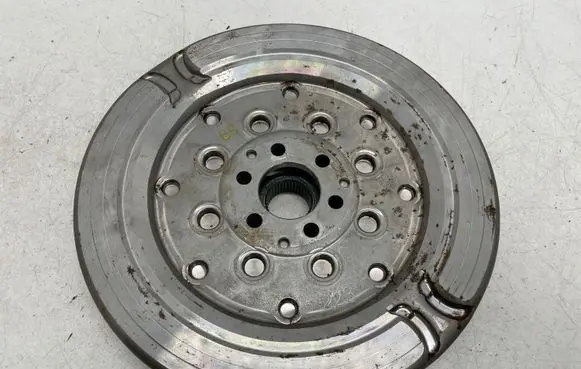 Volkswagen PASSAT B8 Flywheel 04E105266P