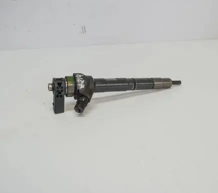 Volkswagen Golf VII Fuel injector 04L130277G