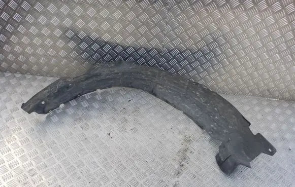 Front wheel arch liner splash guards