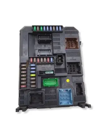 Citroen C4 II Picasso Comfort/convenience module 9804067480