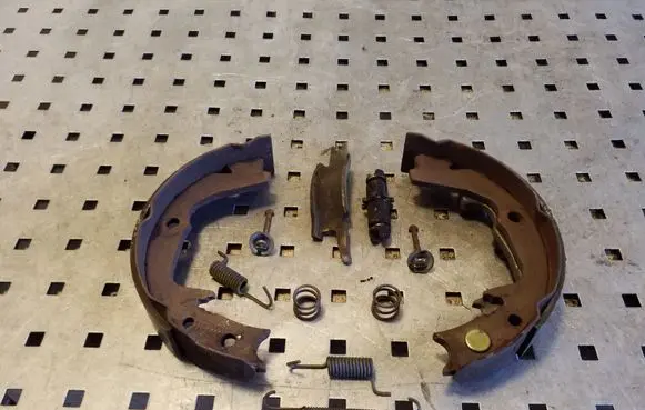 Subaru Legacy Handbrake/parking brake pads 