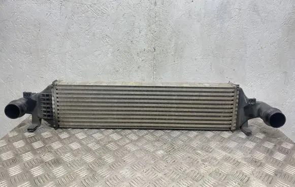 Mercedes-Benz A W176 Intercooler radiator A2465000900 Z4633002