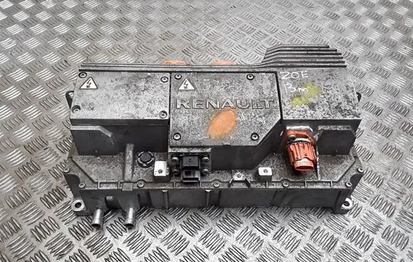 Voltage converter inverter