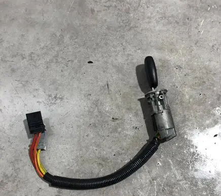 Renault Trafic II (X83) Ignition lock 