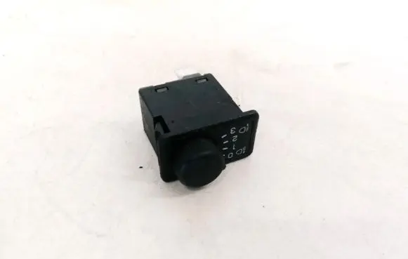 Nissan Almera Tino Headlight level height control switch 369973 D547703