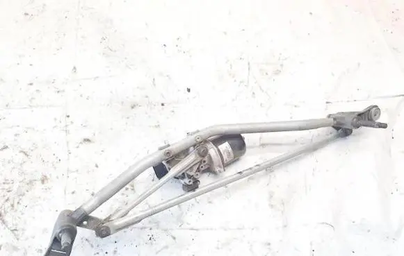 Dacia Sandero Front wiper linkage and motor