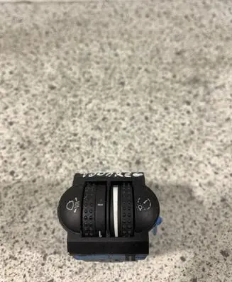 Volkswagen Touareg I Headlight level height control switch 7L6941333D