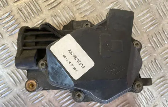Opel Vivaro EGR valve A2C53350932
