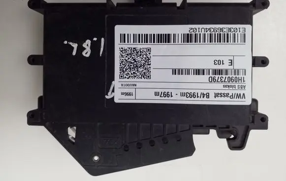 Volkswagen PASSAT B4 ABS Pump 1H0907379D