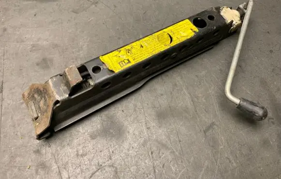 Audi 100 S4 C4 Lift Jack 4A0011031B