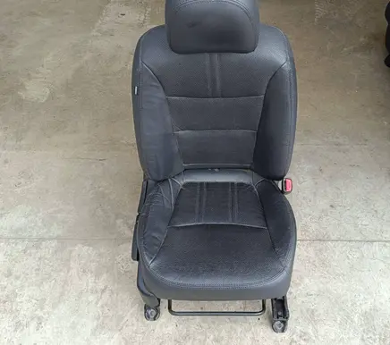 KIA Sorento Front driver seat 