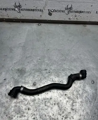 Engine coolant pipe/hose