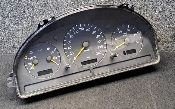 Mercedes-Benz ML W163 Speedometer (instrument cluster) A1635404011