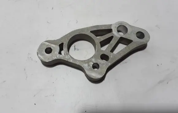 Ford Mach-E I Engine mounting bracket LJ9C5A095AD