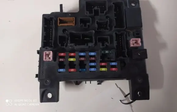 Peugeot 4007 Comfort/convenience module 8637A318 519087902 L8637001A