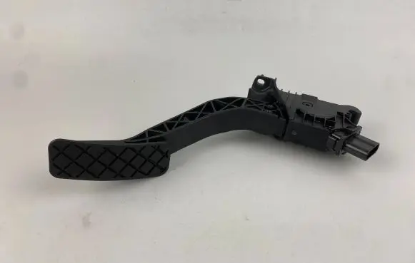 Volkswagen Golf VIII Accelerator throttle pedal 5Q2723503F