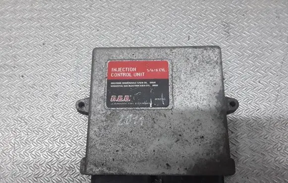 Subaru B9 Tribeca Fuel injection control unit/module AEB2568