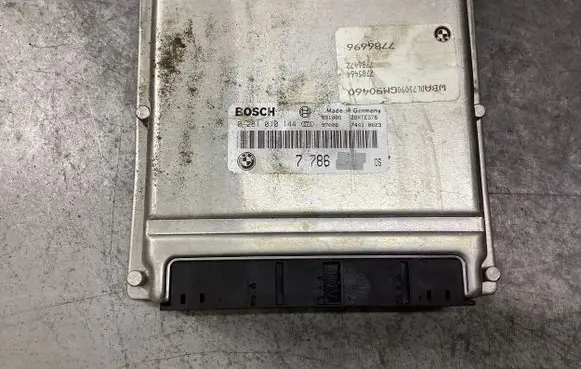 BMW 5 E39 Engine control unit/module 7786696 28RTE576 0281010144