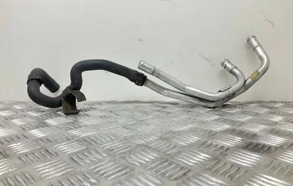 Volkswagen Touareg II Engine coolant pipe/hose 7P6122073A