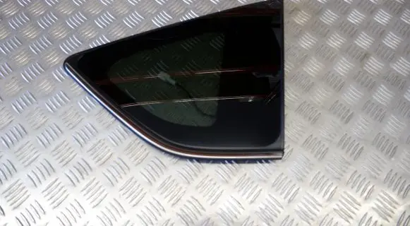 Toyota RAV 4 (XA40) Rear side window 6271042320 6271042330