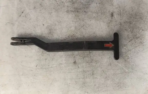 Volkswagen PASSAT B5.5 Engine bonnet (hood) release handle 3B0823593